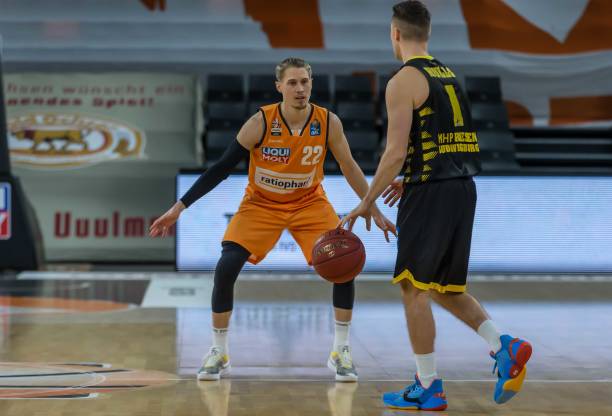 后卫的进攻 后卫的进攻